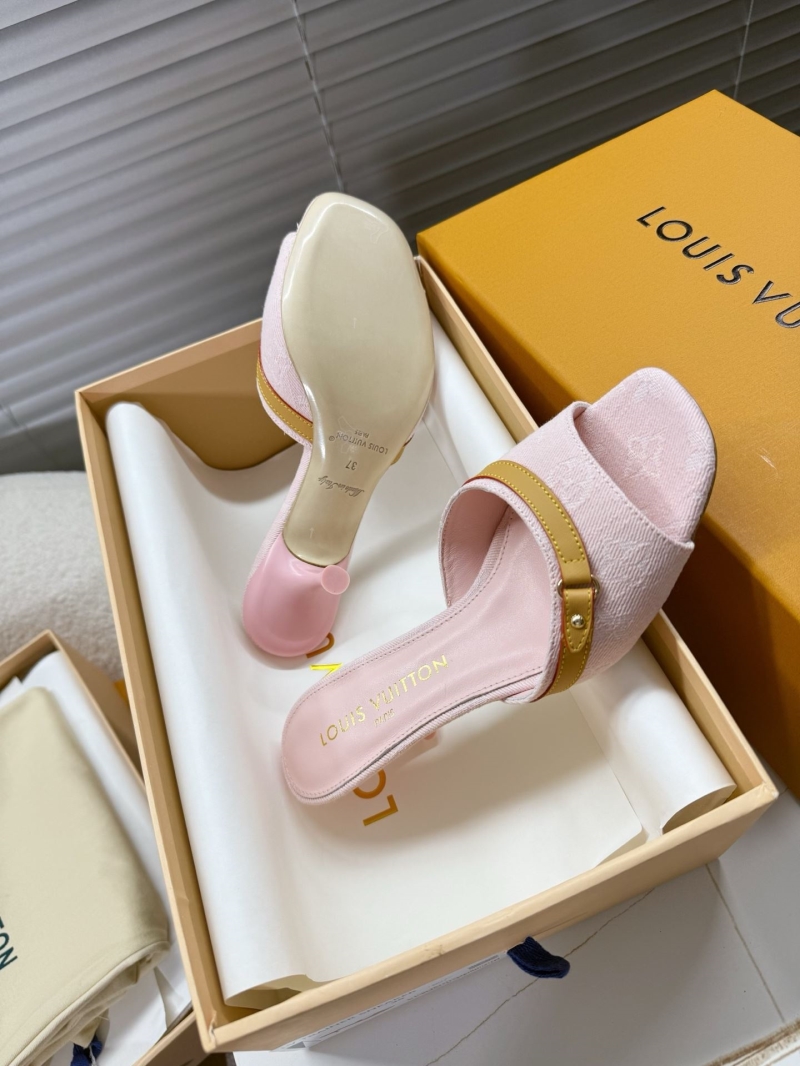 l0vis Vvtt0n slippers